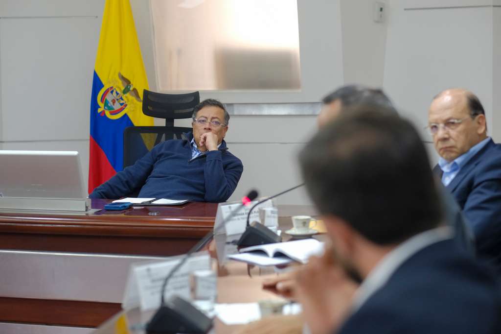 Presidente Gustavo Petro y ministro de Hacienda, Germán Ávila.