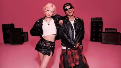 ‘APT’ de Rosé, de Blackpink, y Bruno Mars bate récord en el K-pop