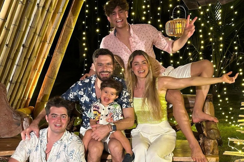 Daniel Narváez, hijo de Cristina Hurtado.