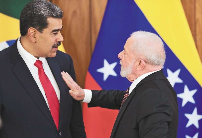 El presidente de Brasil, Luiz Inácio Lula da Silva, y su homólogo venezolano, Nicolás Maduro, en una rueda de prensa tras una reunión en el Palacio de Planalto, en Brasilia.