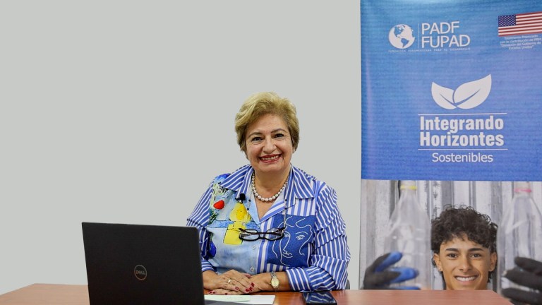 Integrar a la población migrante con un enfoque sostenible 