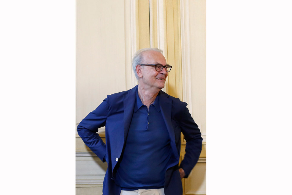 Patrick Modiano en una rueda de prensa en París que tuvo lugar ayer, tras anunciarse que había ganado el Premio nobel de literatura 2014 . / AFP