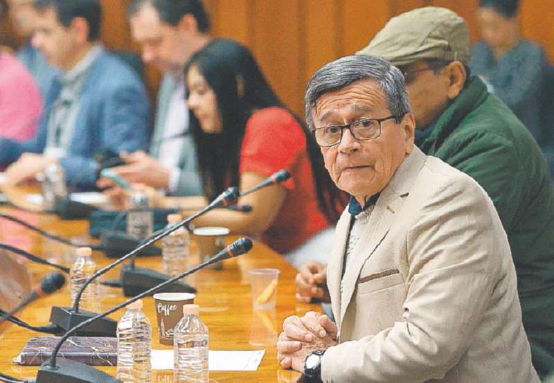 La delegación del ELN, liderada por Pablo Beltrán. / AFP.