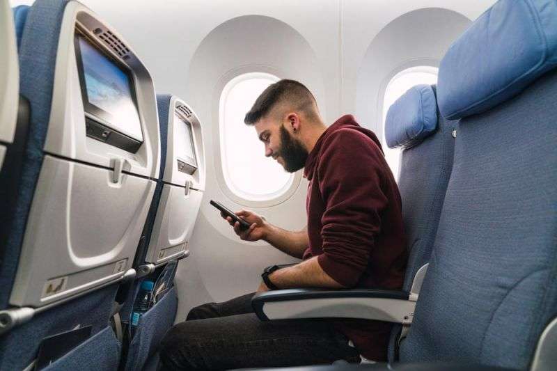 La aviación comercial está revolucionando la experiencia de vuelo con tecnología avanzada y prácticas sostenibles. Aerolíneas como Delta y Air France-KLM lideran esta transformación con innovaciones en entretenimiento, conectividad y combustibles ecológicos.