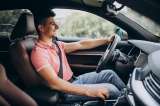 ¿A cuántas revoluciones se deben hacer los cambios en un carro?