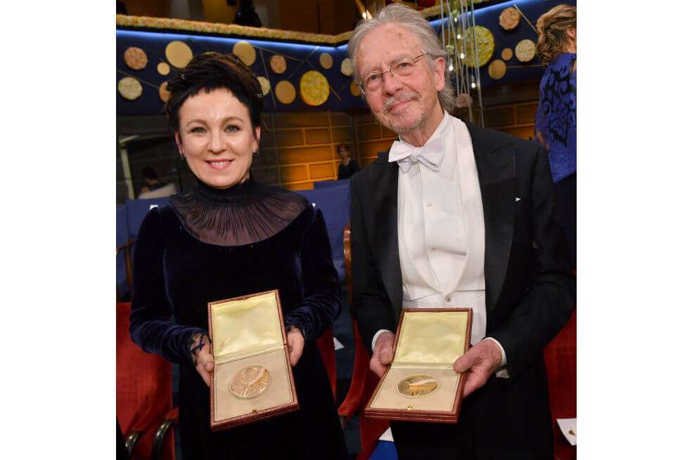 Los Premios Nobel están dotados con 9 millones de coronas suecas (912.000 dólares) por categoría, a repartir entre los premiados. / EFE