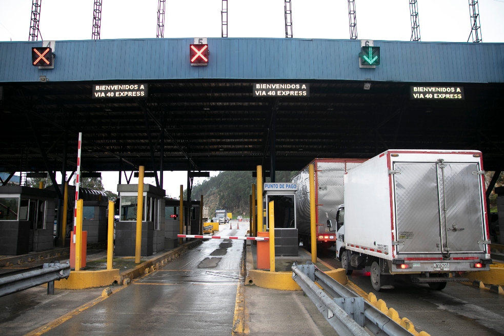 Se iniciará la implementación de los peajes electrónicos con FlyPass y GoPass,
operadores autorizados para el cobro en estos puntos de la vía.