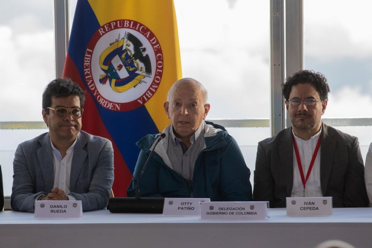 Iván Cepeda descarta suspensión de diálogos con el ELN y oposición reclama cambios