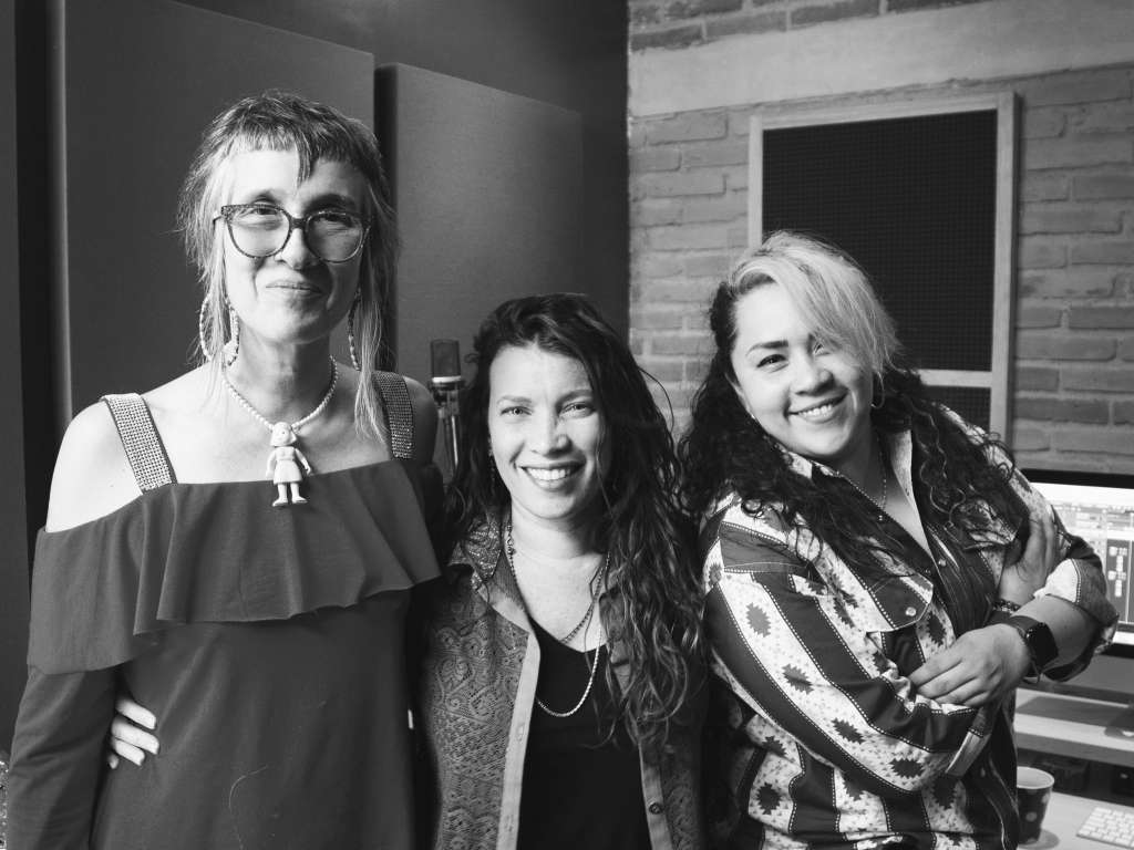 Andrea Echeverri, Irina Índigo y Vivir Quintana son las creadoras del tema "¿Quien cuida al pueblo?”.