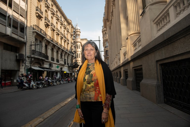 Claudia Piñeiro: “La literatura hispana no escapa a los lugares de poder”