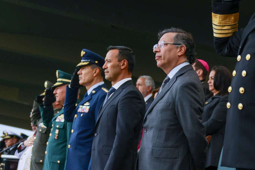 Ministro de Defensa, Pedro Sánchez, y presidente Gustavo Petro.