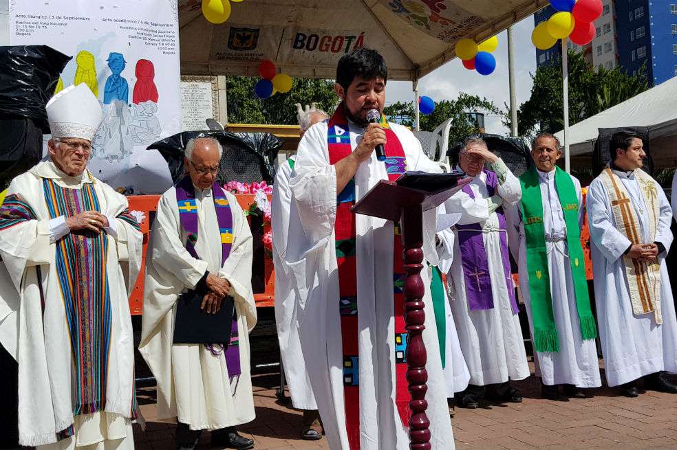 El grupo de sacerdotes indicó que quienes incurrieron en estos comportamientos en nombre de la iglesia se dejaron llevar por “instintos egoístas que arruinan la esencia de nuestra fe, hemos sido cómplices de conductas sistemáticas de los poderes que nos rigen”.