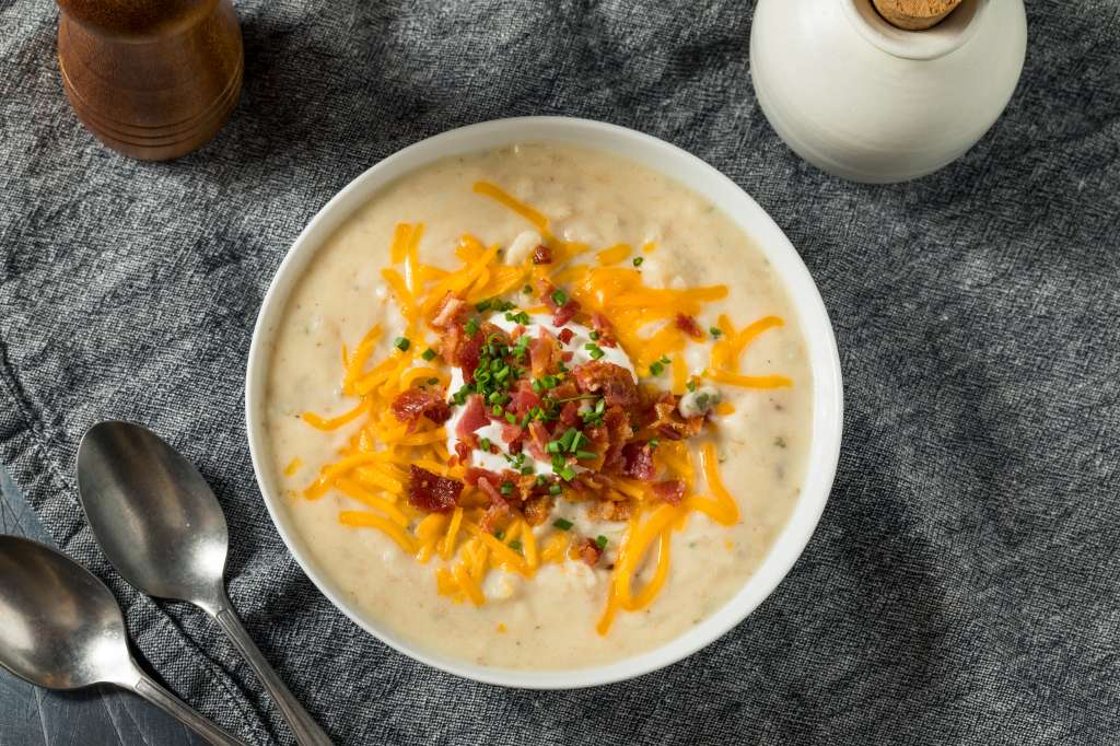 Sopa de brócoli y queso cheddar