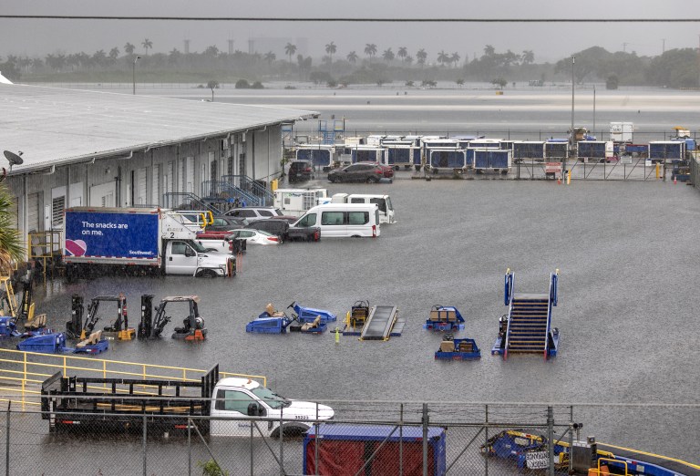 Inundaciones récord en Fort Lauderdale, Florida, por lluvias torrenciales