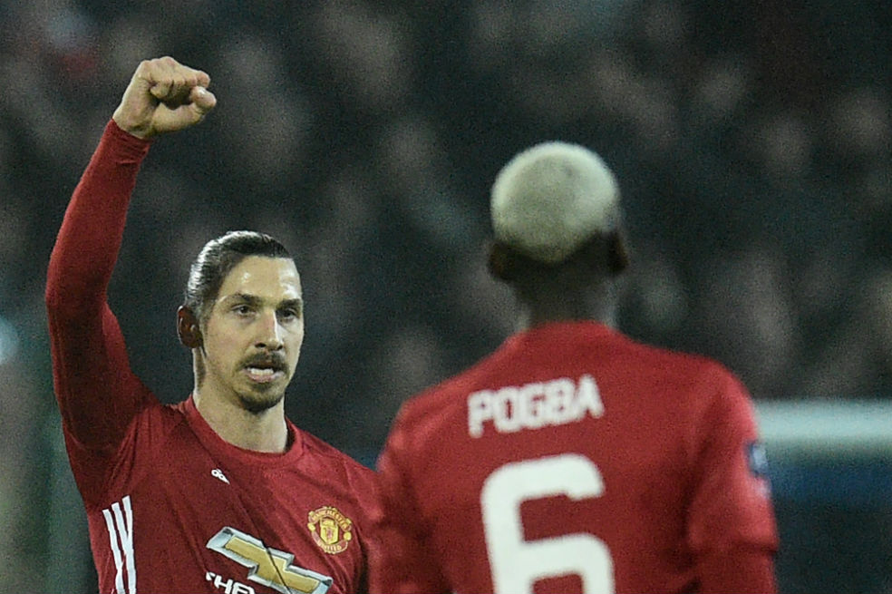 Zlatan Ibrahimovic marcó el gol de la diferencia a favor del Manchester United. / AFP