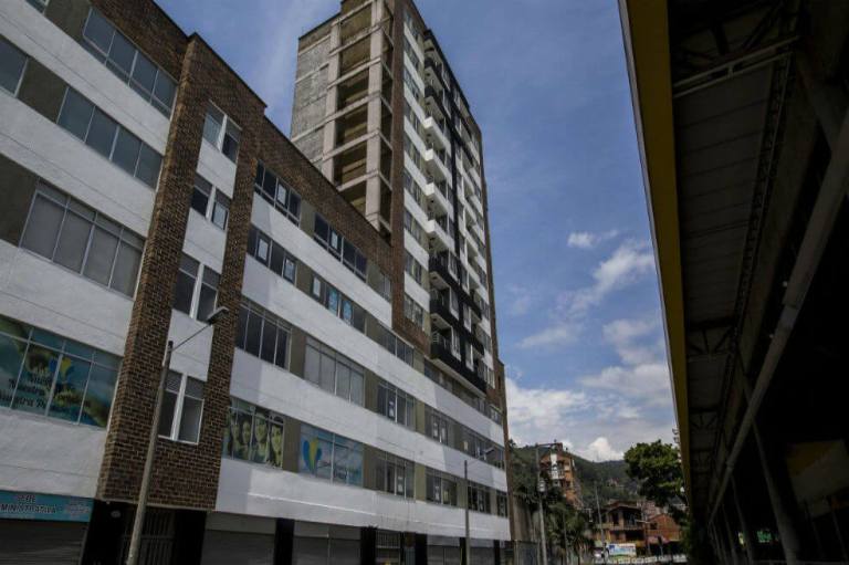 Edificio Babilonia en Itagüí se inclinó 11 centímetros