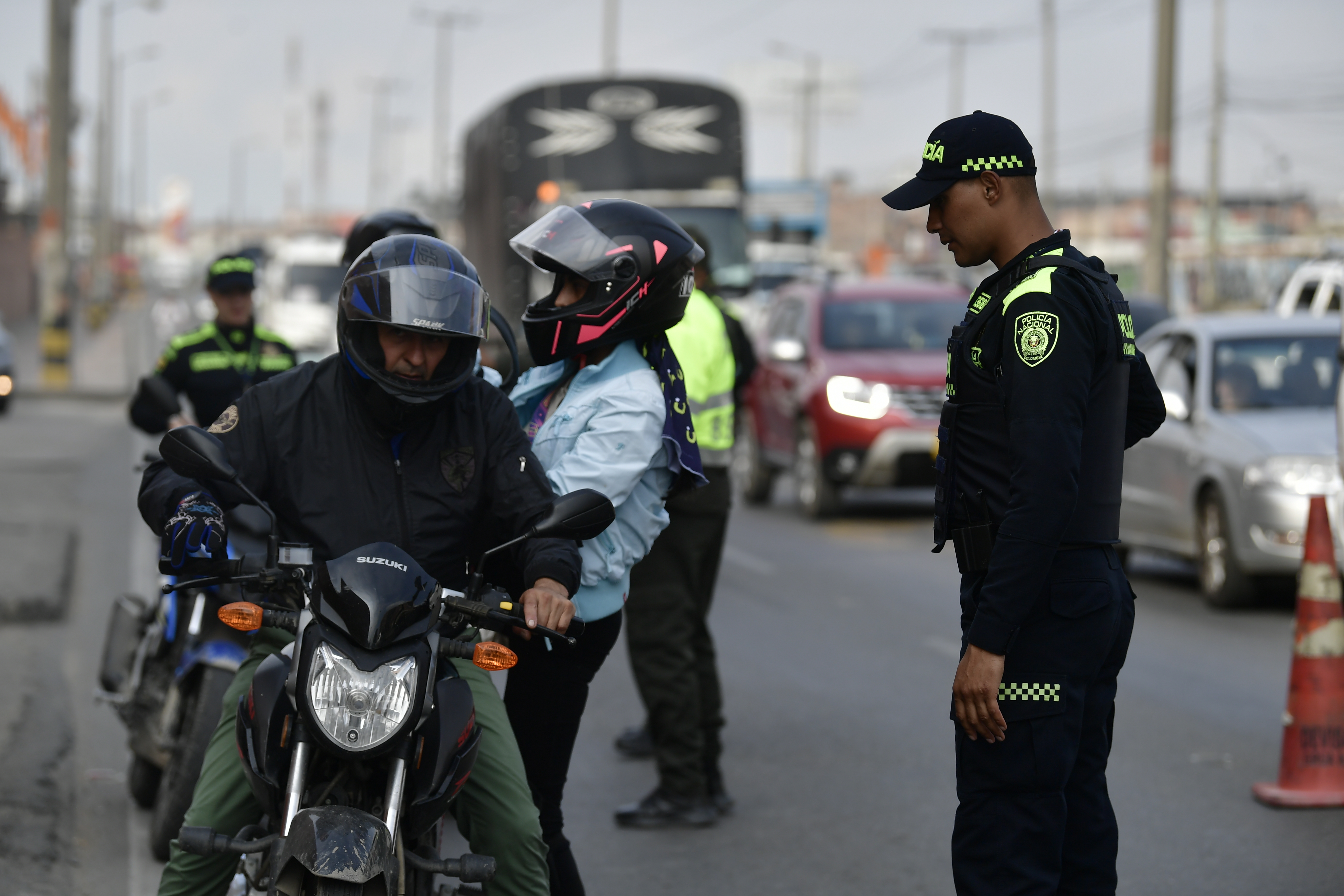 Retenes de tránsito durante la plan éxodo, en la autopista sur, peaje mondoñedo.