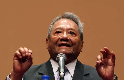 Un libro inmortalizará la vida y la obra de Armando Manzanero