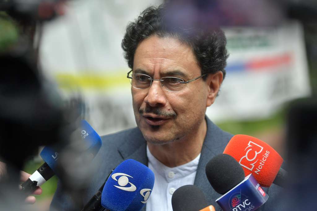 Senador acreditado como víctima, en la segunda jornada del juicio contra el expresidente Álvaro Uribe, en los juzgados de Paloquemao