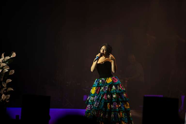 ANGELA AGUILAR