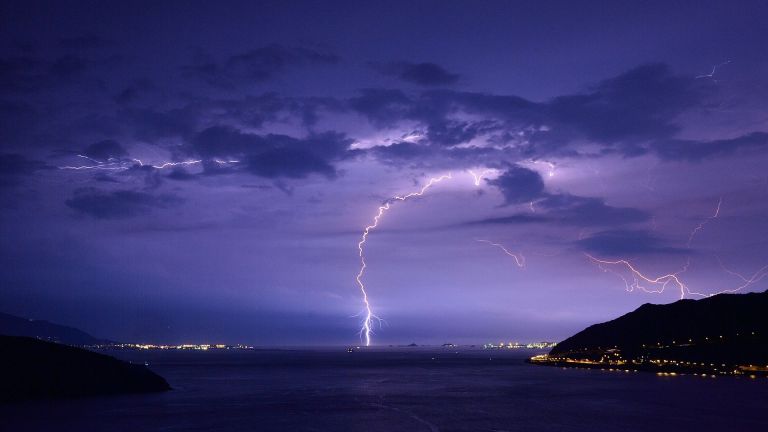 ¿Qué electrodomésticos se deben desconectar cuando llueve?