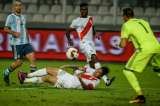 Argentina empata ante Perú y no logra bajar a Colombia del cuarto puesto