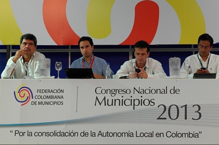 Alcaldes piden seis años de mandato