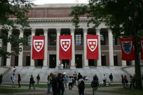 Amenaza de bomba en sede de Universidad de Harvard obligó a evacuación