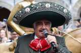 ¿Supuesta hija no reconocida de Vicente Fernández estaría pidiendo su herencia?