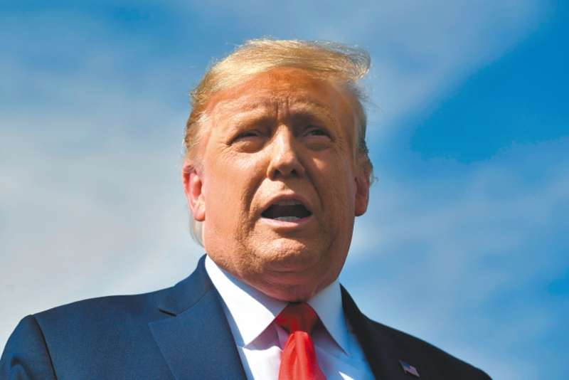 Donald Trump pasó mucho tiempo burlándose de las minorías, de las mujeres, de los discapacitados e incluso de los veteranos de guerra. Pero hay un grupo con el que nunca se metió: el hombre blanco de clase obrera.