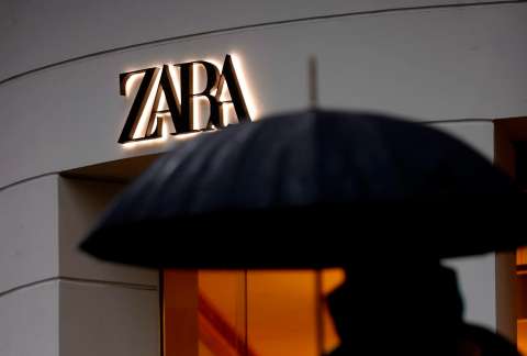 Los pantalones de Zara que ponen sobre la mesa los riesgos de seguir una tendencia