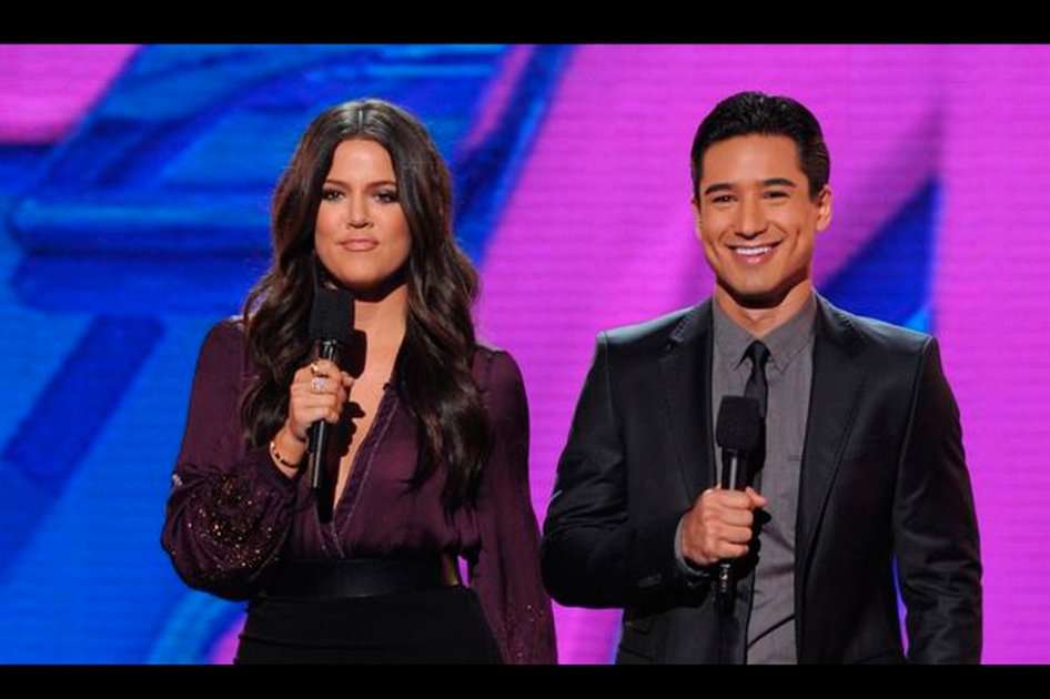 Khloe Kardashian y Mario Lopez en "The X Factor" / Facebook.com/TheXFactorUSA