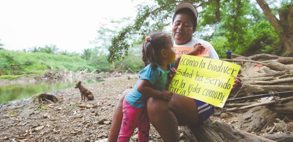 El modelo etnoeducativo incluye la visita a varios sitios naturales para enseñar sobre las riquezas que guardan. / Fotos: Nelson Sierra Gutiérrez - El Espectador