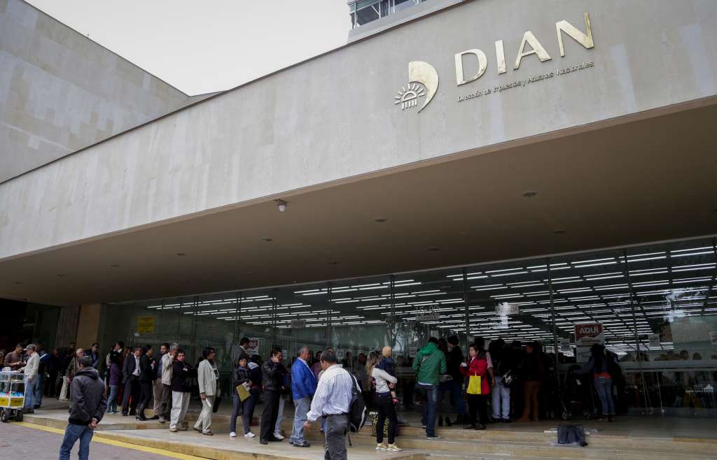Luis Carlos Reyes Hernández, director general de la Dirección de Impuestos y Aduanas Nacionales (DIAN), fue el encargado de hacer el anuncio.