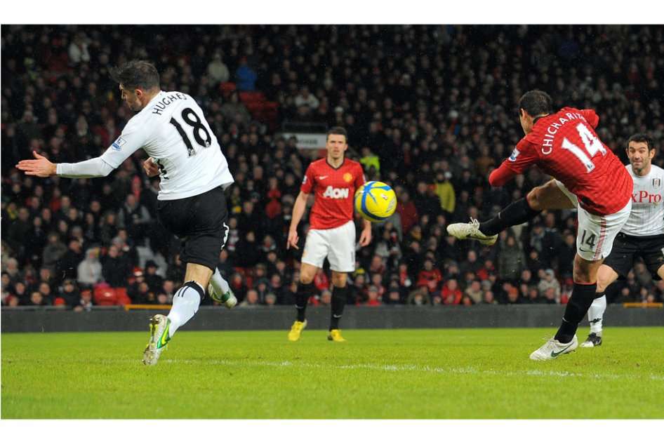 'Chicharito' Hernández anotó dos goles en la victoria del United sobre Fulham en FA Cup. / AFP