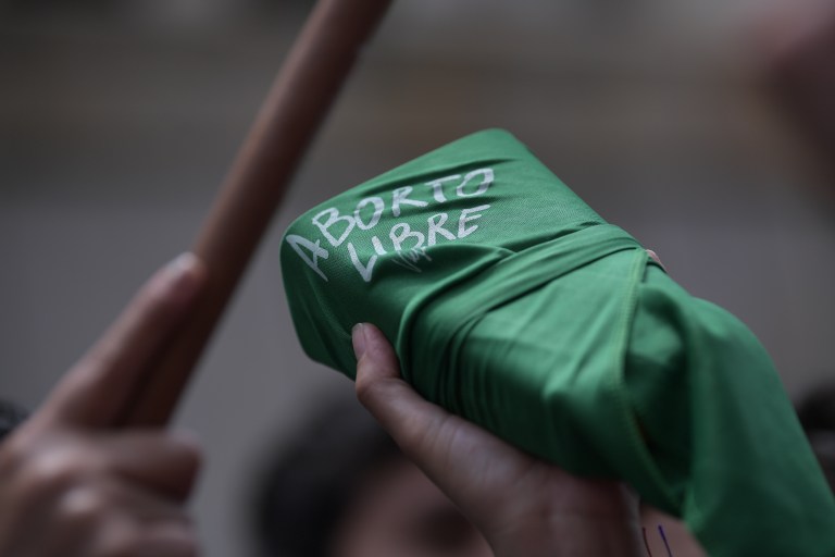 Gobierno no apoya demanda y dice que solo Congreso podría despenalizar el aborto