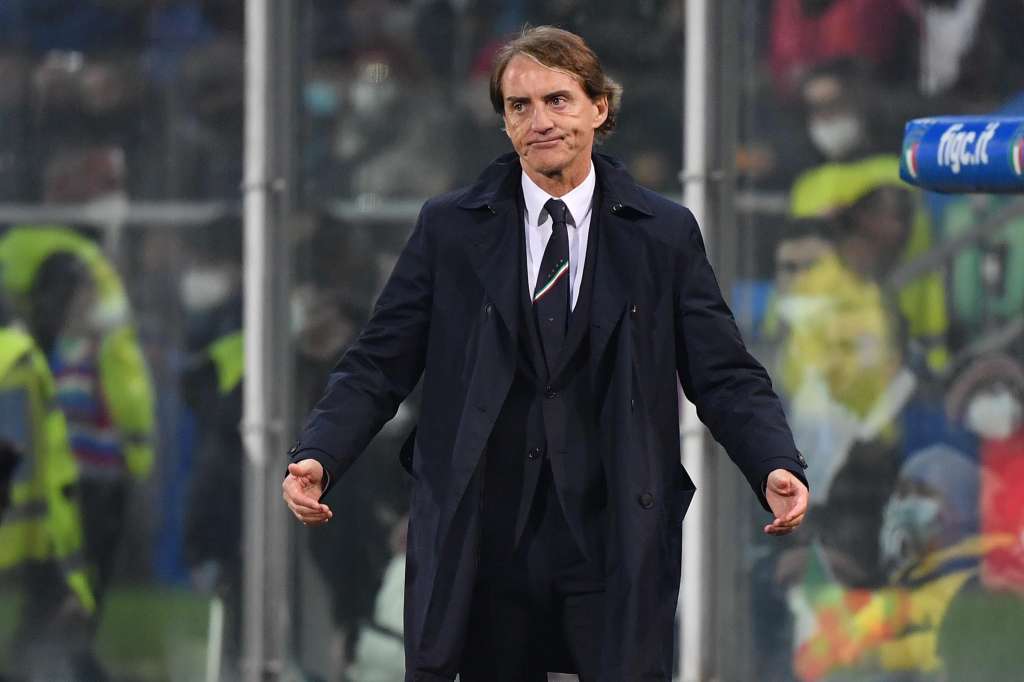 Palermo (Italy), 24/03/2022.- Italy's head coach Roberto Mancini reacts during the FIFA World Cup Qatar 2022 play-off qualifying soccer match between Italy and North Macedonia at the Renzo Barbera stadium in Palermo, Sicily, Italy, 24 March 2022. (Mundial de Fútbol, Italia, Catar) EFE/EPA/CARMELO IMBESI