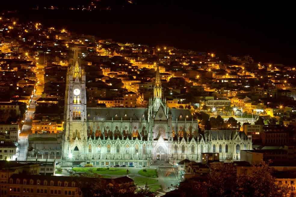 La Basílica del Voto Nacional es considerada el templo neogótico más grande de América / Fotos: 123rf