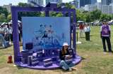 BTS tiñe de morado Seúl para celebrar sus diez años de vida