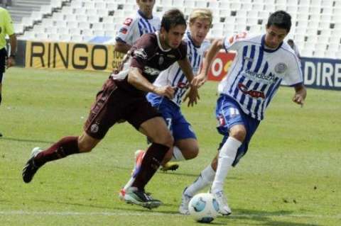 Lanús, sólido líder del fútbol en Argentina
