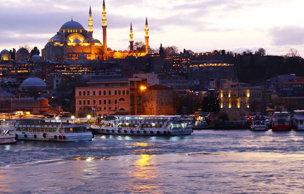 Estambul, antiguamente conocida como Bizancio y Constantinopla, es considerada por mucho como una de las ciudades más lindas del mundo.