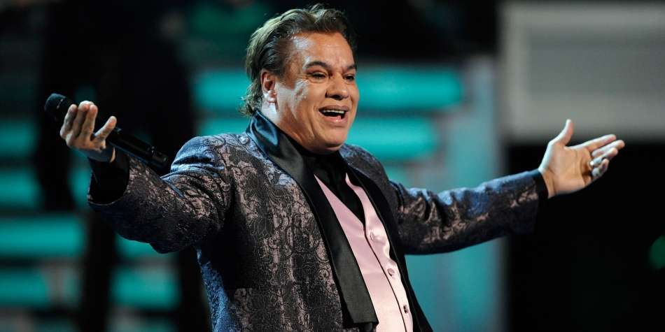 "Me gustaría encontrarme en el cielo a mi madre y a mi padre", Juan Gabriel