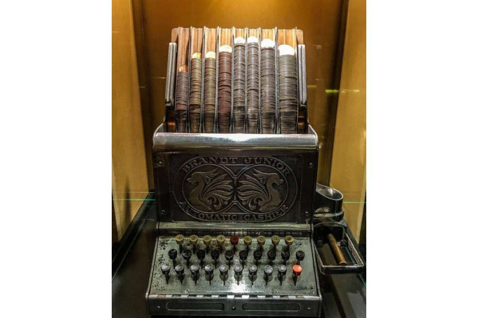 En 1899 la ‘Brandt junior automatic cashier’ costaba alrededor de 200 dólares de la época.