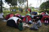 Continúa reubicación de venezolanos que permanecen frente a terminal en Bogotá