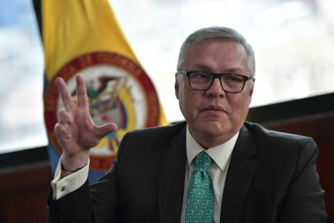 “Estamos pensando en el suministro controlado de drogas”: Ministro de Justicia