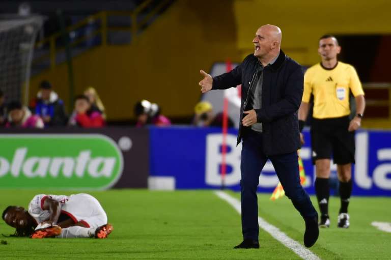 Pablo Repetto, DT de Santa Fe, se reconcilió con el hincha cardenal luego de eliminar por goleada a América en los cuartos de final de la Liga Betplay 2026-I.