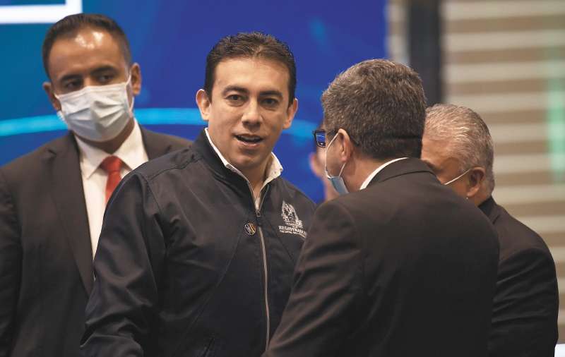 El registrador Alexander Vega aceptó que la diferencia de votos entre preconteo y escrutinio llegaría al millón.