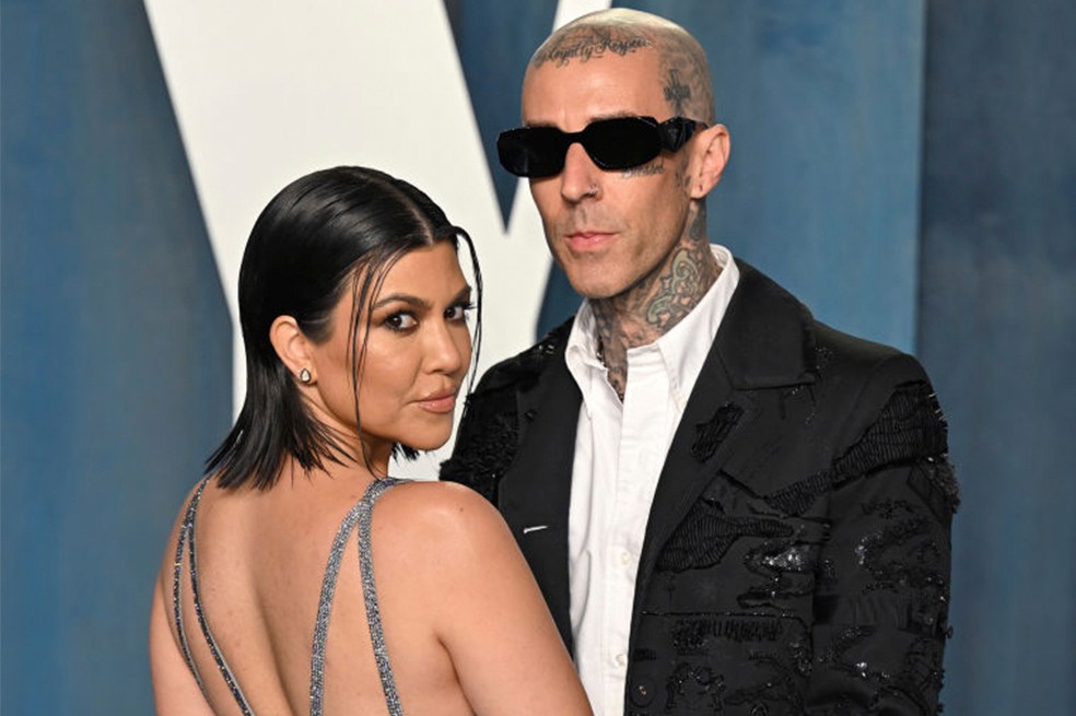 La pareja se comprometió en octubre del 2021. El clan Kardashian adora al baterista.