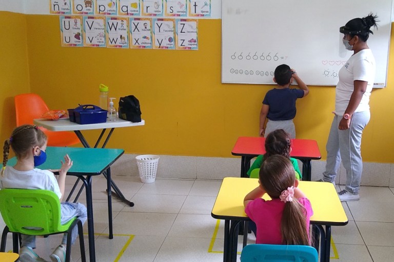 Mineducación presenta los pasos para el regreso a las aulas con alternancia en 2021