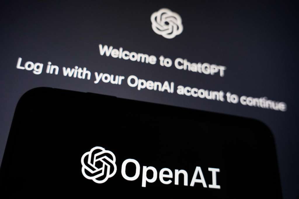 EA4341. BOGOTÁ (ES-ES) (COLOMBIA), 04/09/2025.- Fotografía de archivo del 9 de marzo de 2023 que muestra la página de inicio de sesión de ChatGPT, un modelo de chatbot de inteligencia artificial interactivo entrenado y desarrollado por OpenAI, en Pekín (China). Los "riesgos inaceptables" señalados por organizaciones como Common Sense Media, padres de familia y senadores de EE.UU. obligaron a OpenAI a implementar controles parentales en ChatGPT, tras la demanda por el suicidio de un joven de 16 años en California que interactuó durante meses con el chatbot. EFE/EPA/WU HAO /ARCHIVO